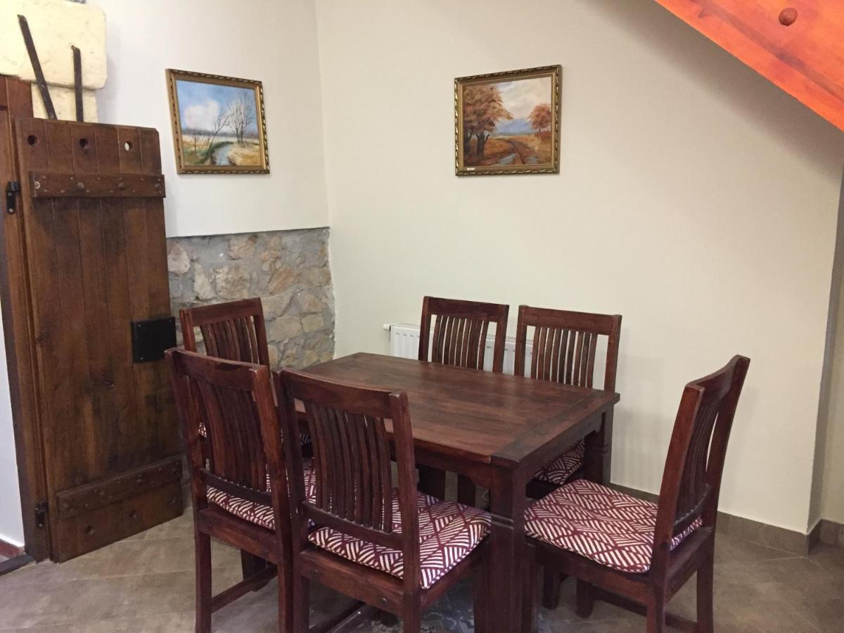 빌라니 Kikerics Vendeghaz B&B 외부 사진