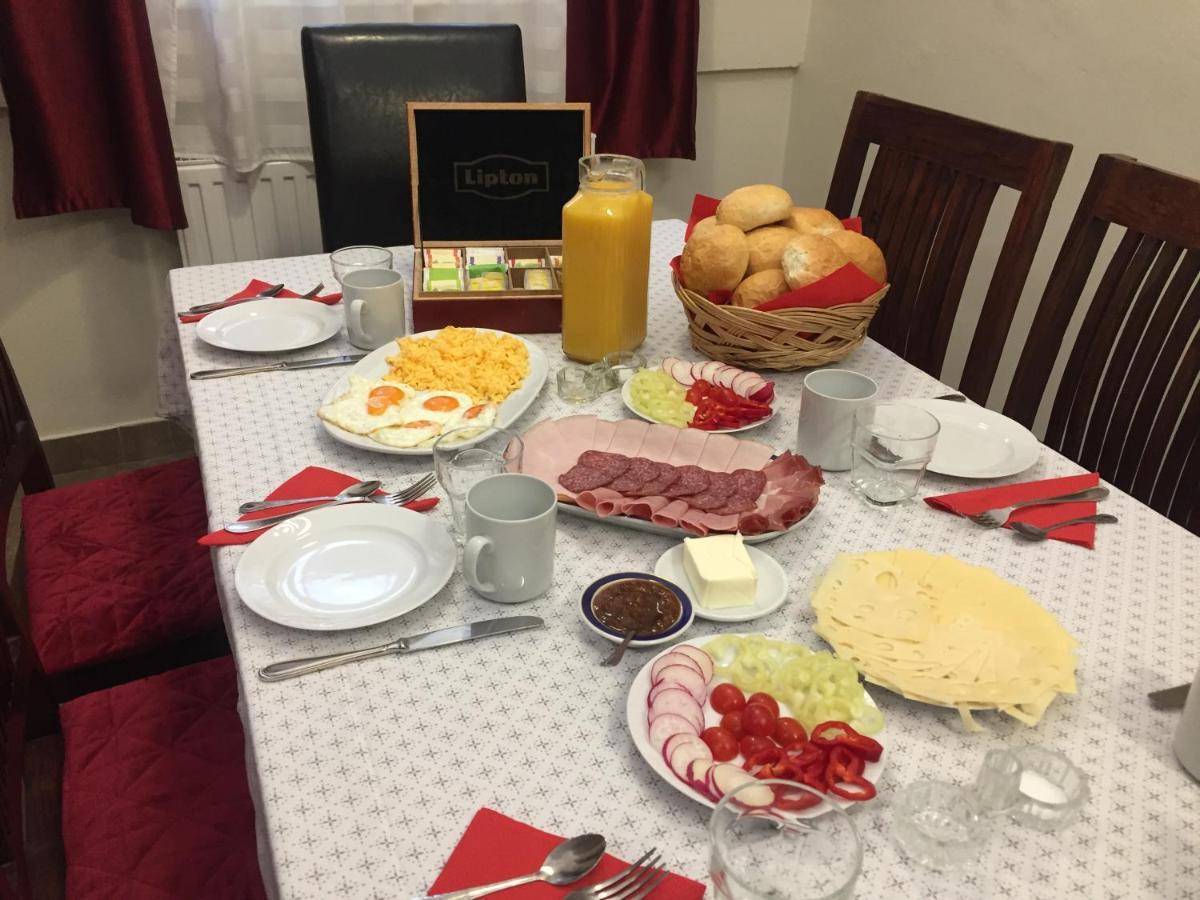 빌라니 Kikerics Vendeghaz B&B 외부 사진