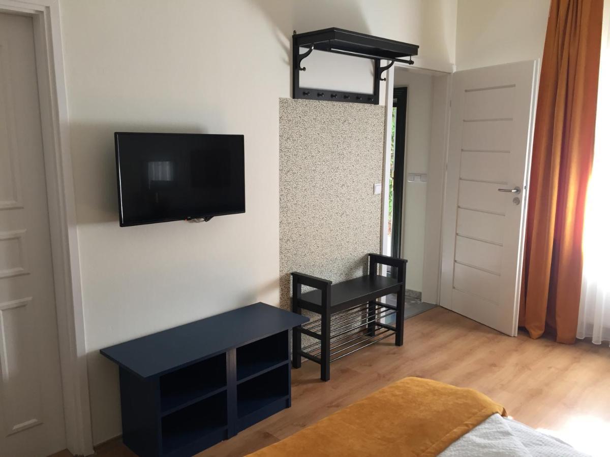 빌라니 Kikerics Vendeghaz B&B 외부 사진