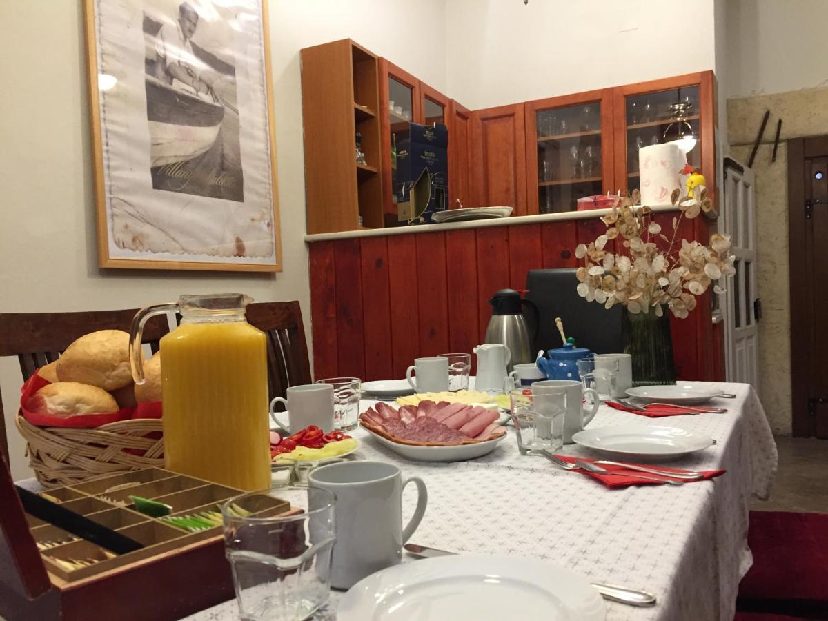 빌라니 Kikerics Vendeghaz B&B 외부 사진
