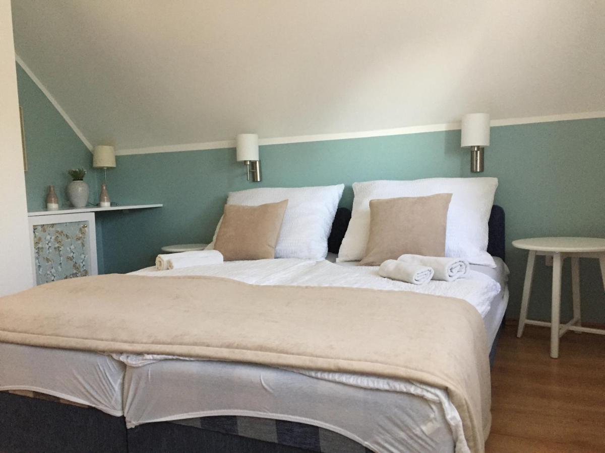 빌라니 Kikerics Vendeghaz B&B 외부 사진