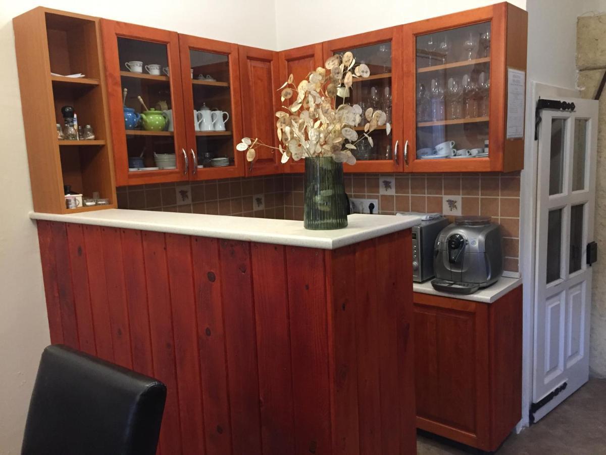 빌라니 Kikerics Vendeghaz B&B 외부 사진