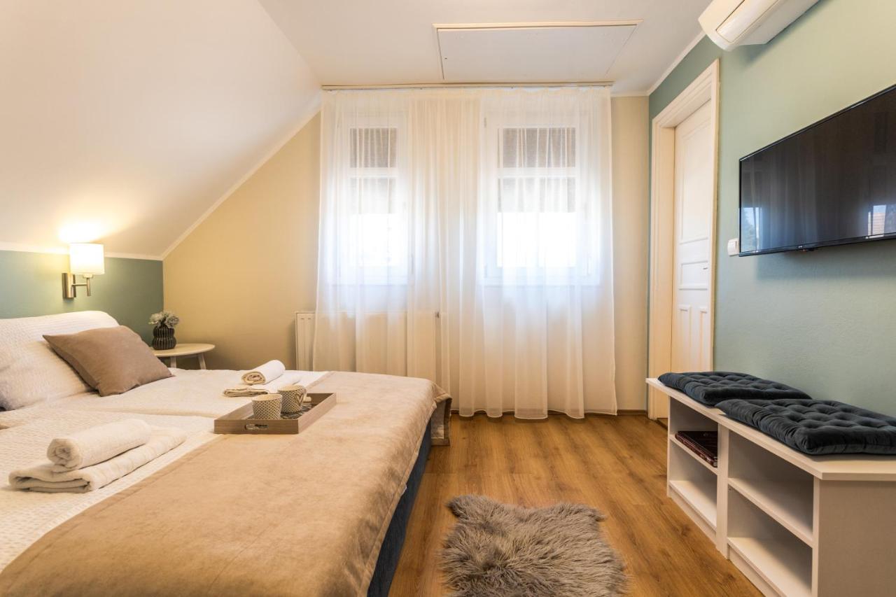 빌라니 Kikerics Vendeghaz B&B 외부 사진